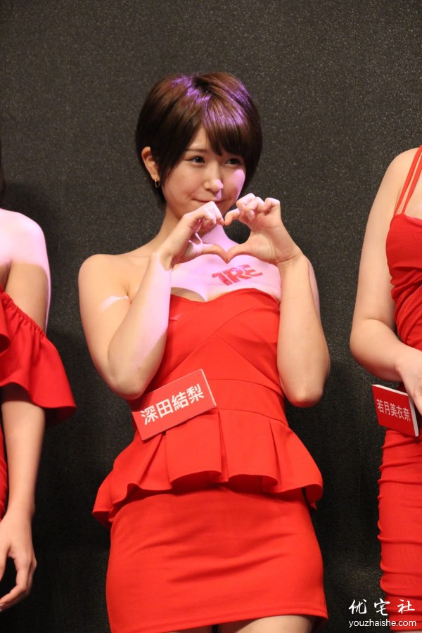 油画风景作品，深田结梨出道作品