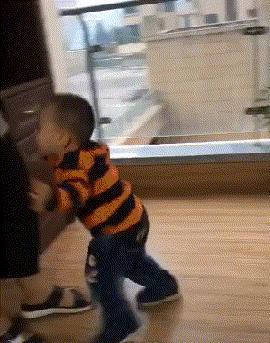 搞笑小孩表情包gif，搞笑小孩子动图