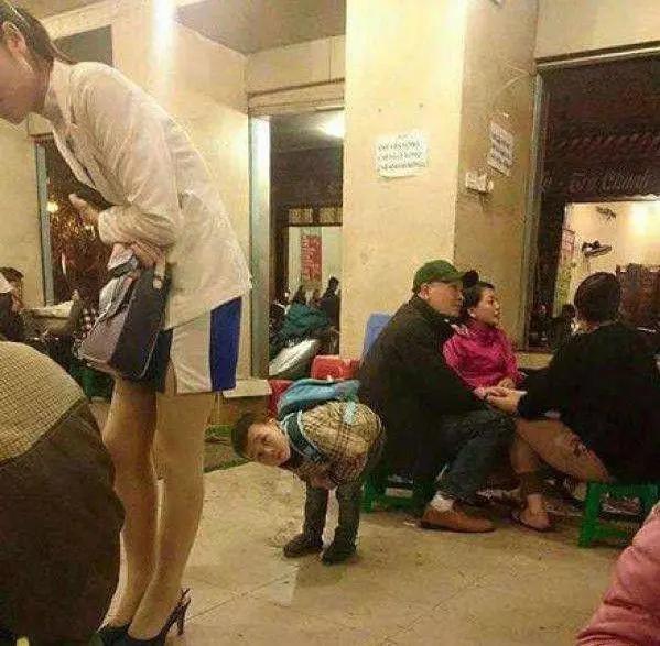 关于皮肤黑的搞笑段子，要皮肤的段子